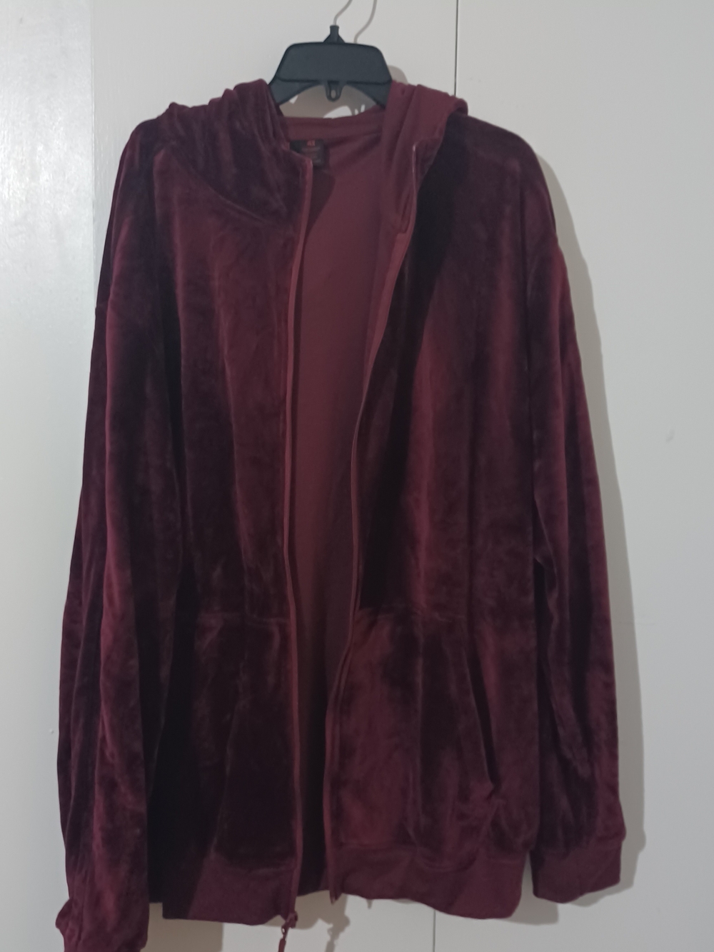 Women's Plush Zip-Up Hoodie in Deep Burgundy